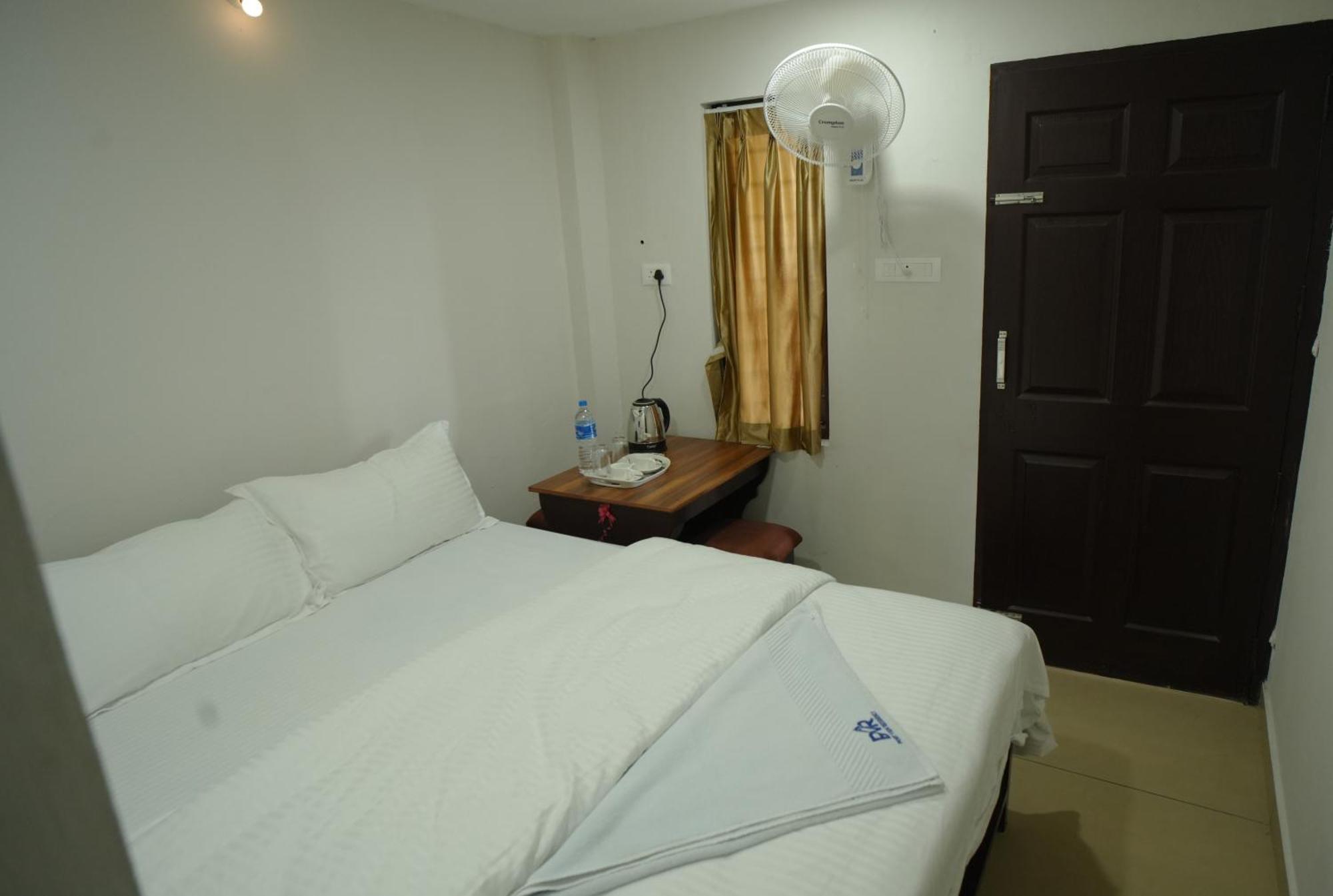 Port View Residency Pvr Hotel Nedumbassery Buitenkant foto