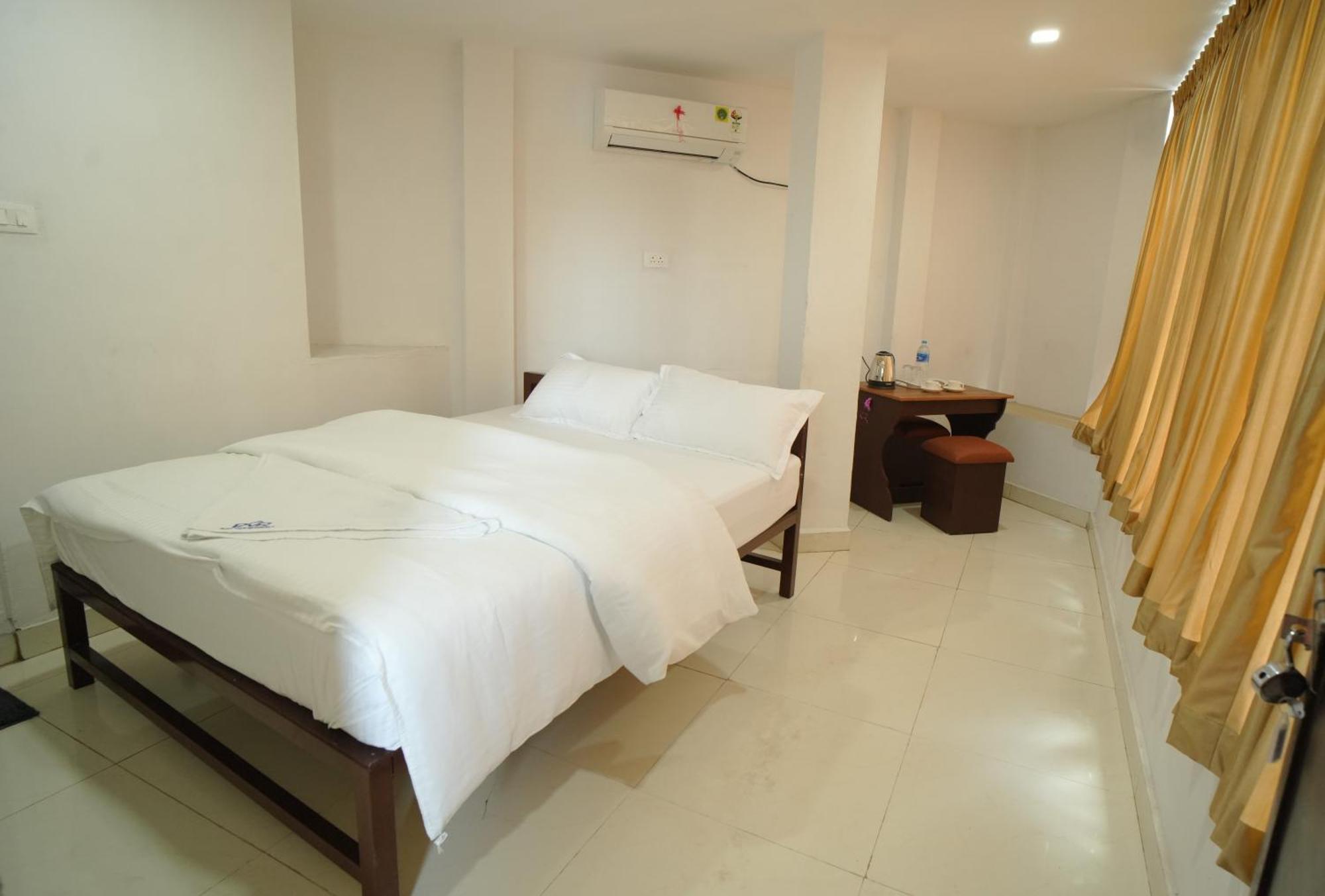 Port View Residency Pvr Hotel Nedumbassery Buitenkant foto