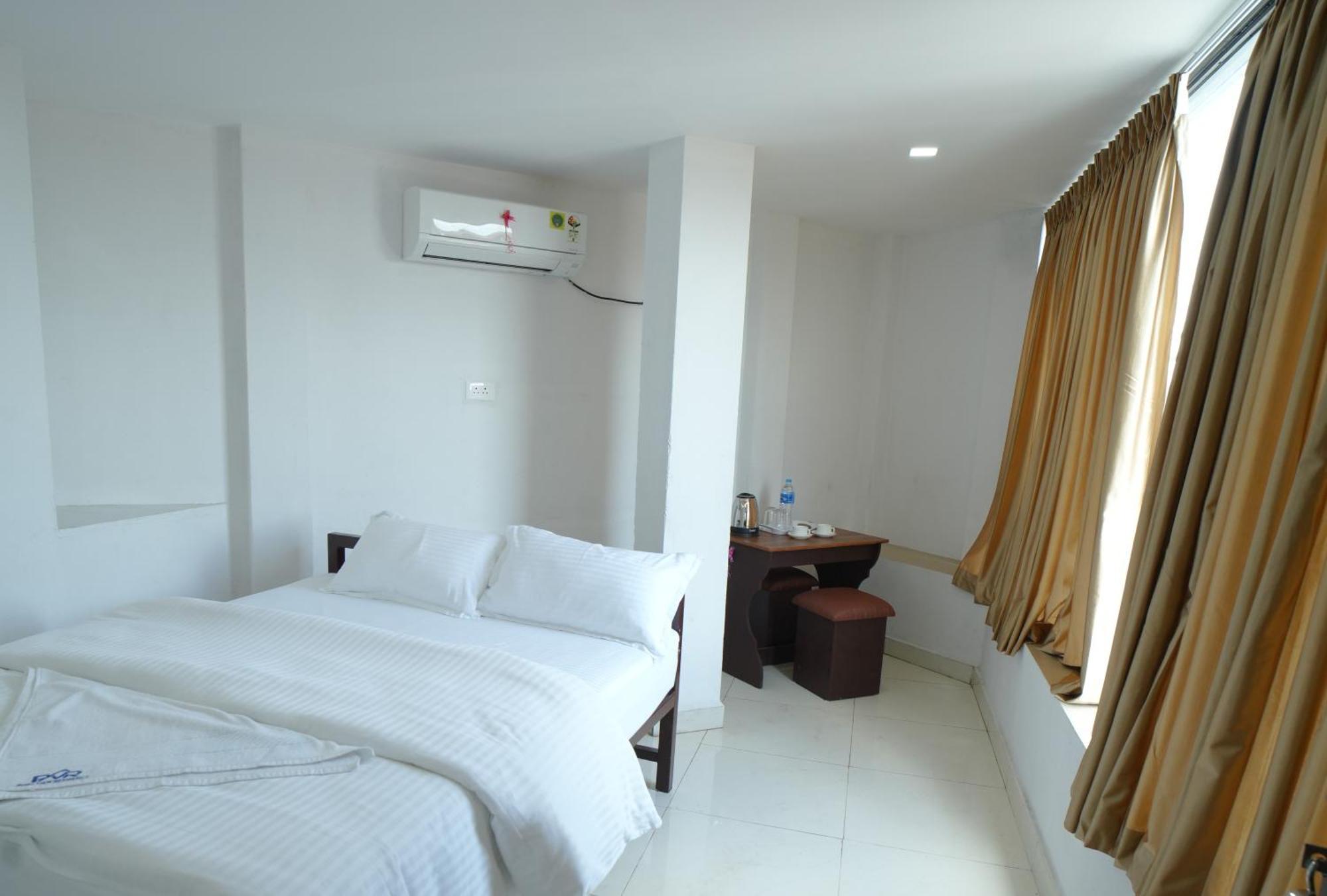 Port View Residency Pvr Hotel Nedumbassery Buitenkant foto