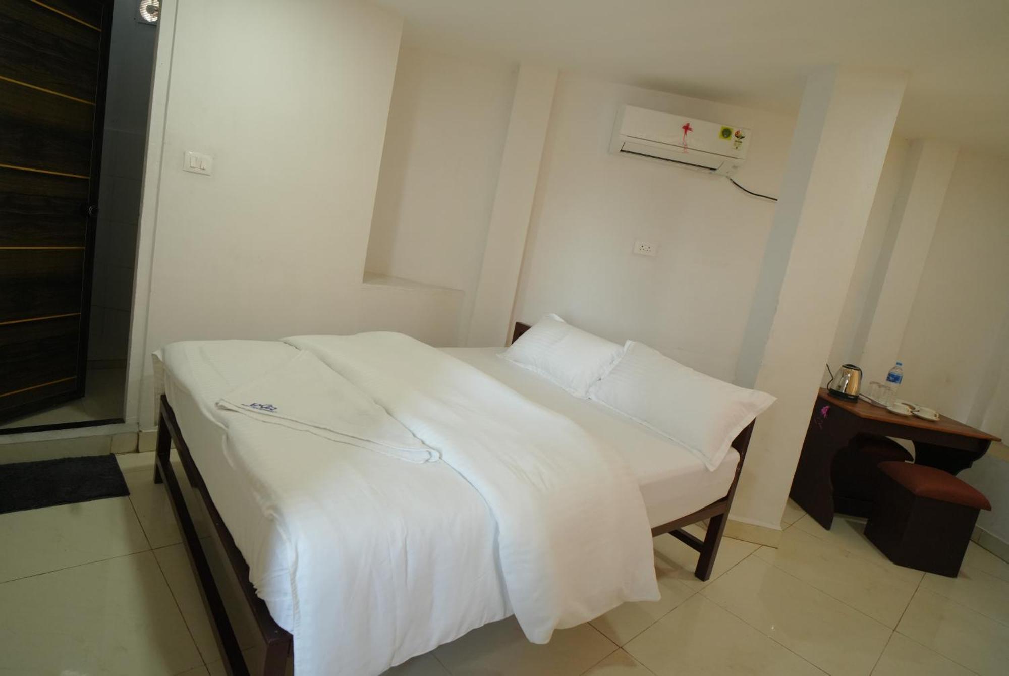 Port View Residency Pvr Hotel Nedumbassery Buitenkant foto