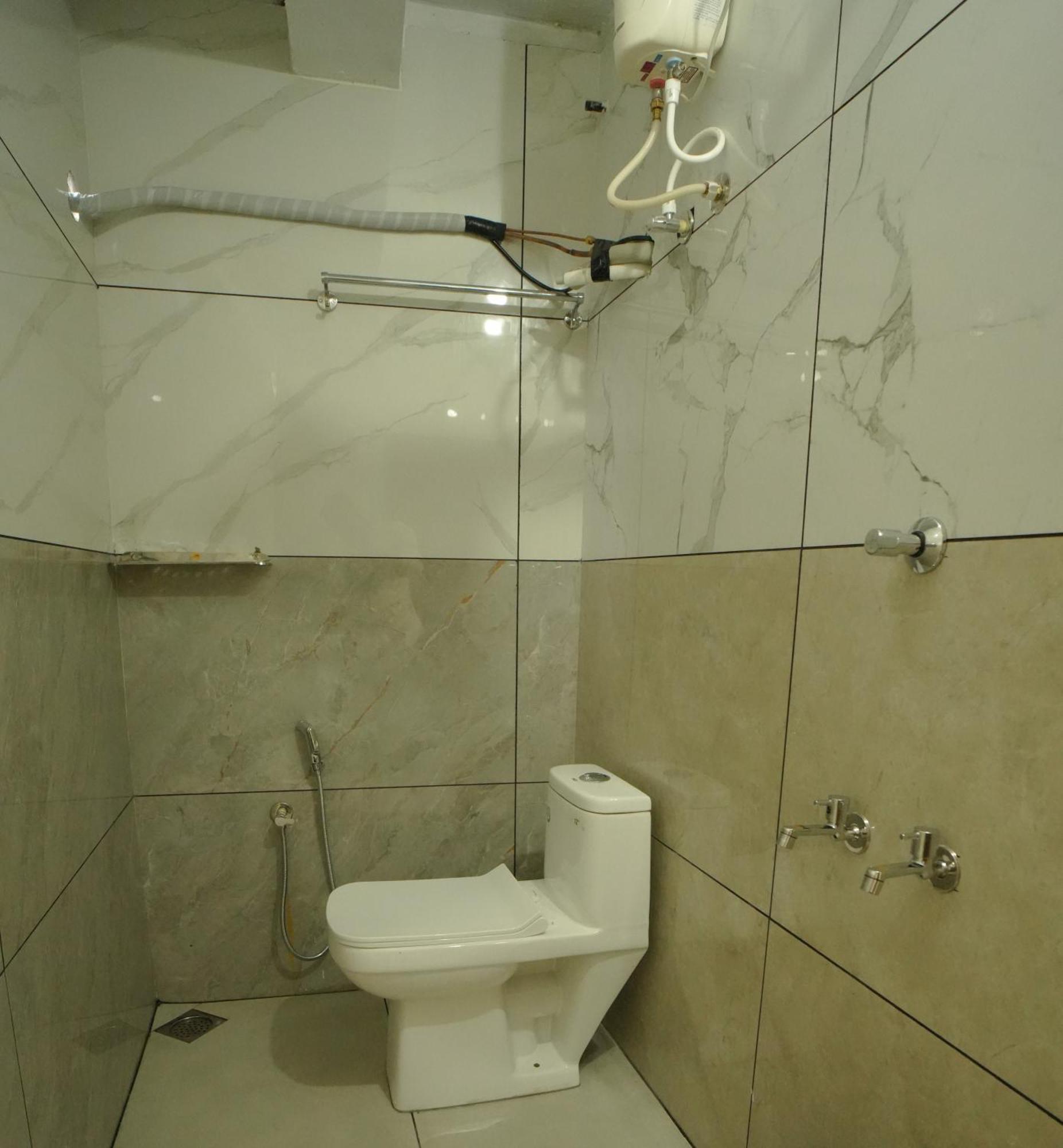Port View Residency Pvr Hotel Nedumbassery Buitenkant foto