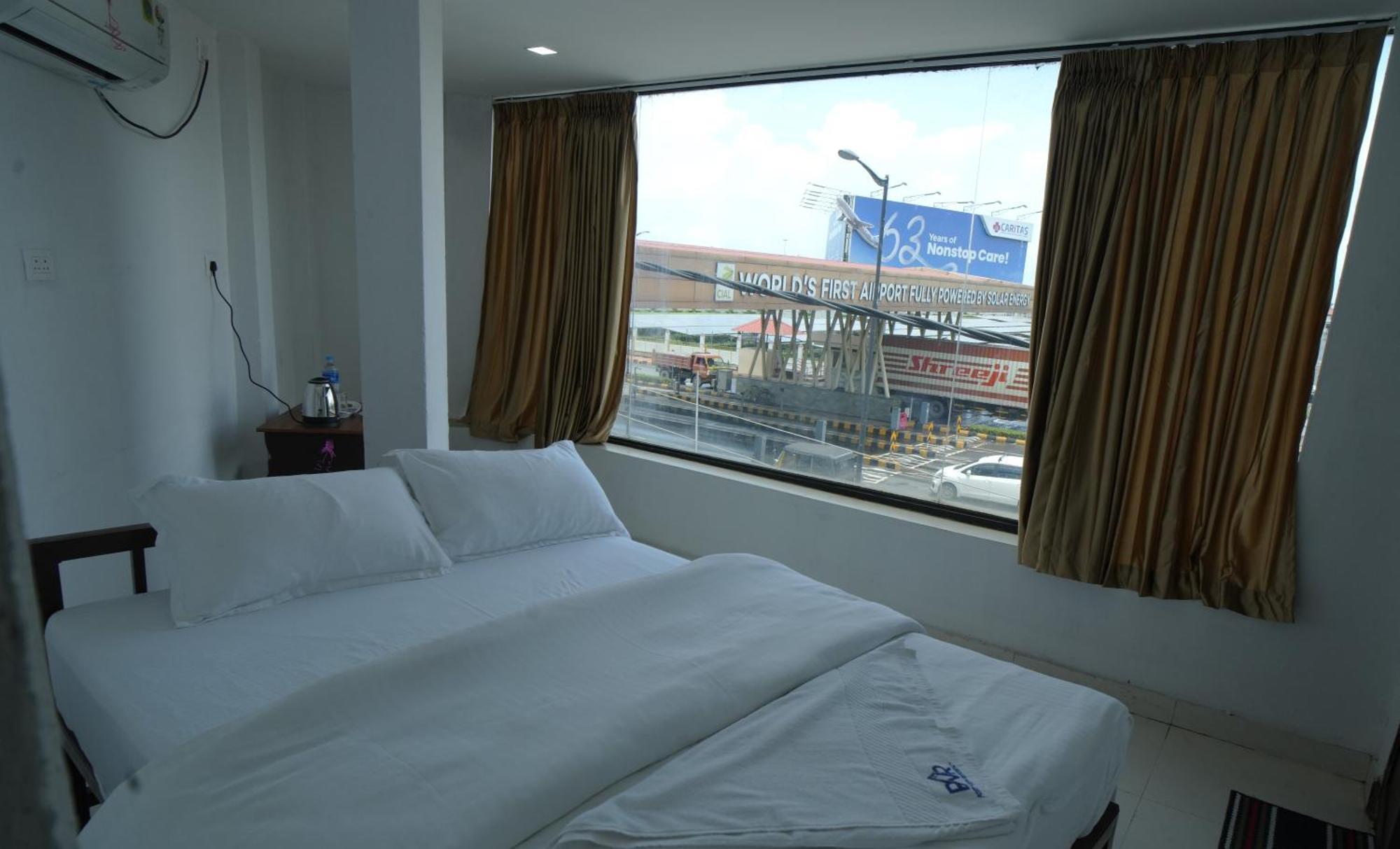 Port View Residency Pvr Hotel Nedumbassery Buitenkant foto