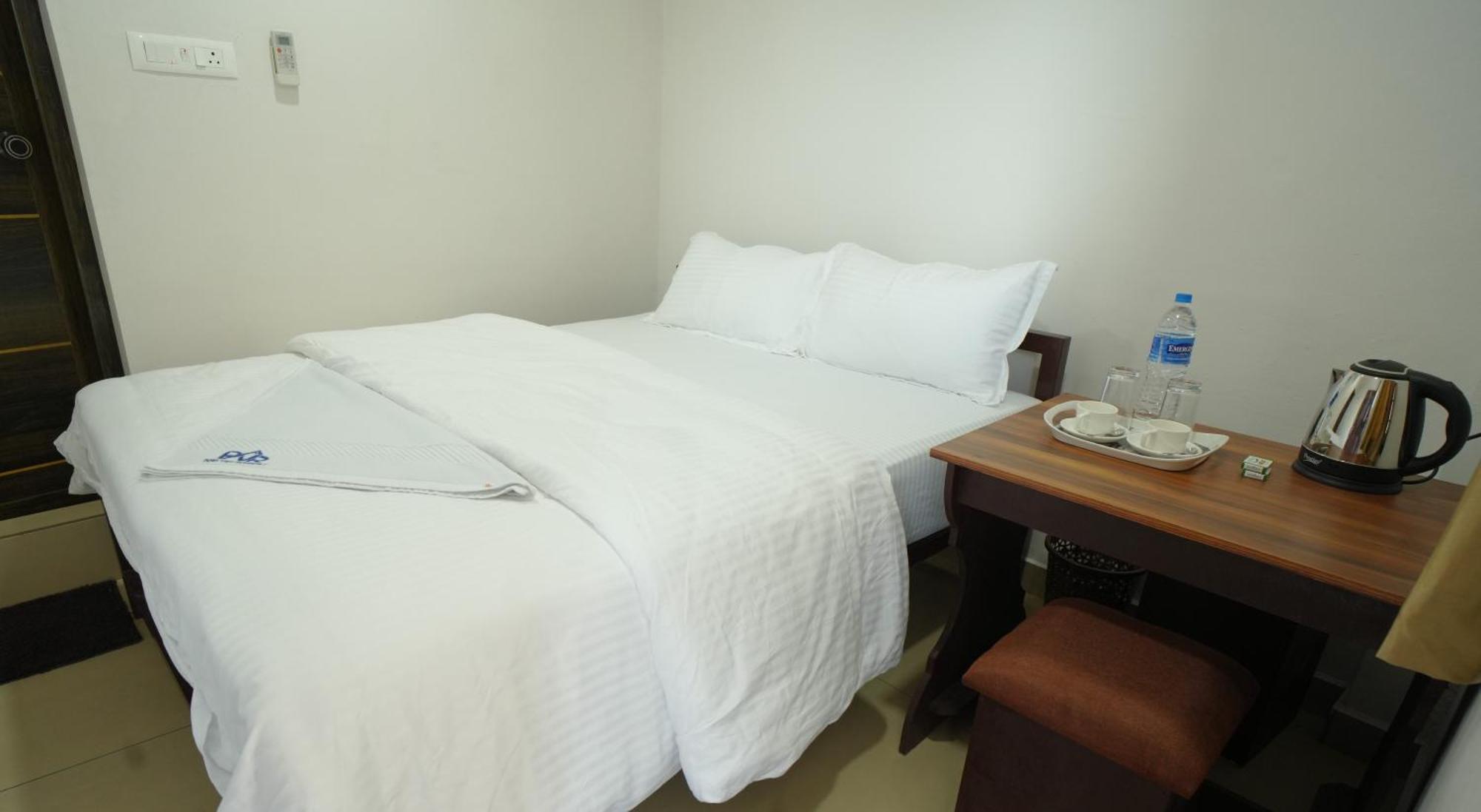 Port View Residency Pvr Hotel Nedumbassery Buitenkant foto