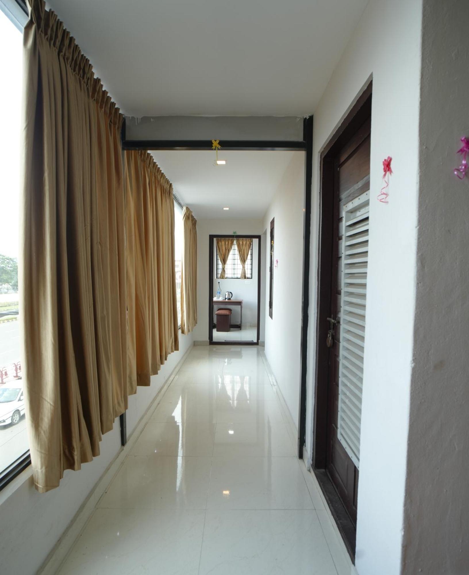 Port View Residency Pvr Hotel Nedumbassery Buitenkant foto