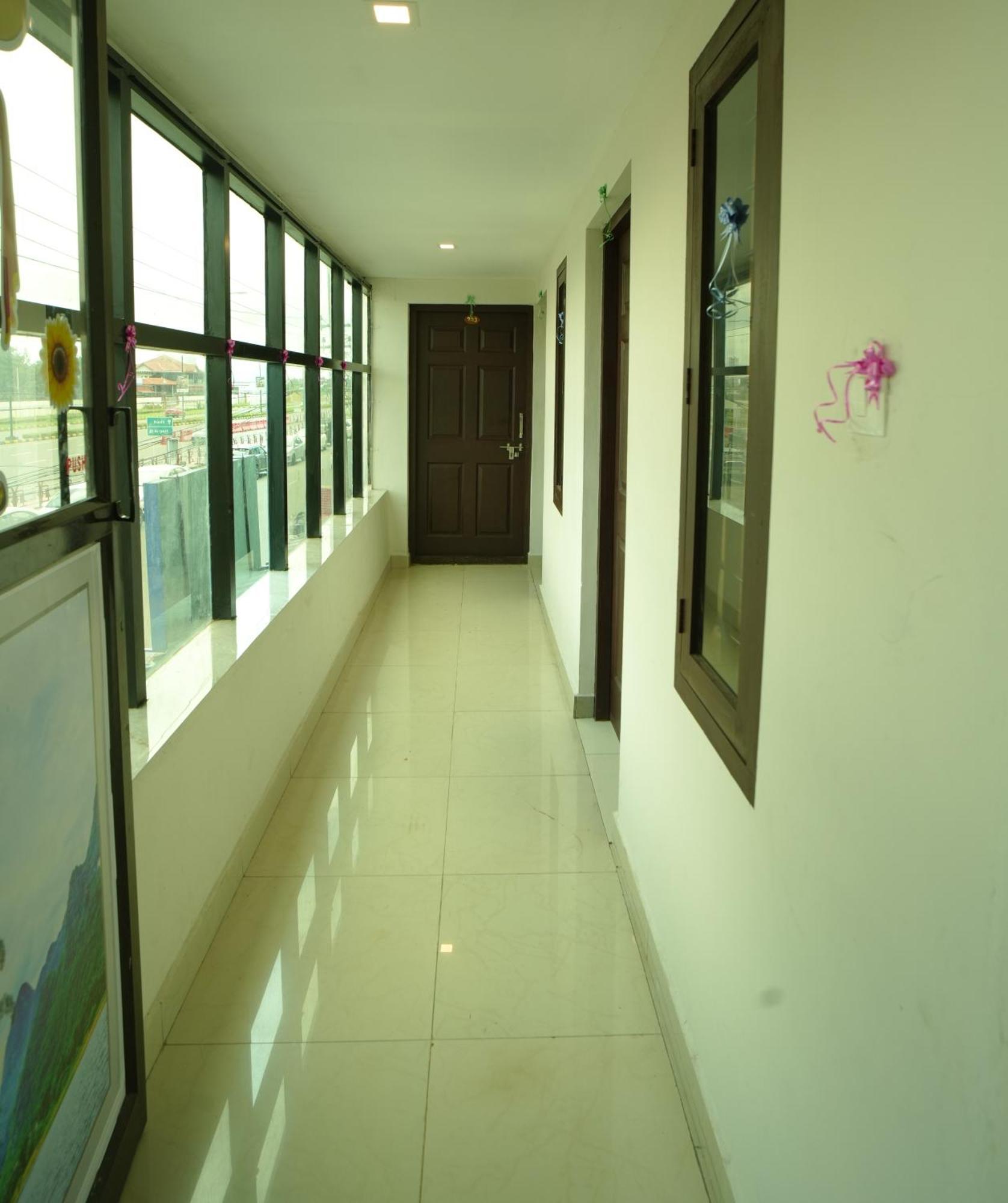 Port View Residency Pvr Hotel Nedumbassery Buitenkant foto