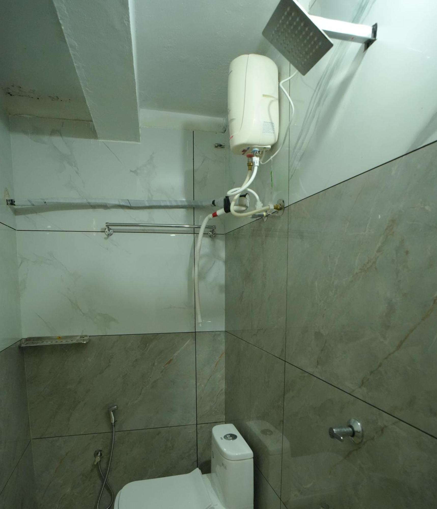 Port View Residency Pvr Hotel Nedumbassery Buitenkant foto