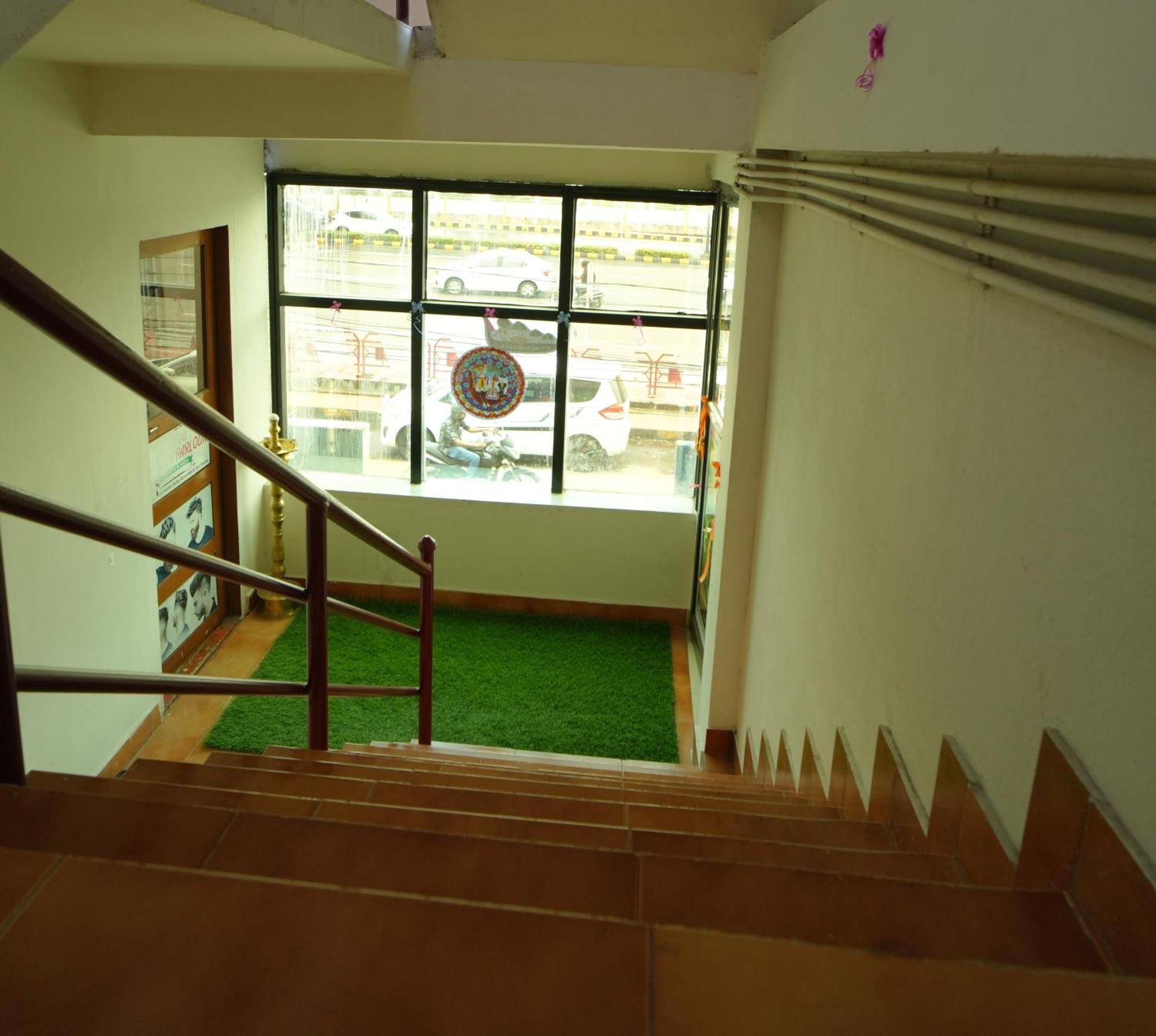 Port View Residency Pvr Hotel Nedumbassery Buitenkant foto